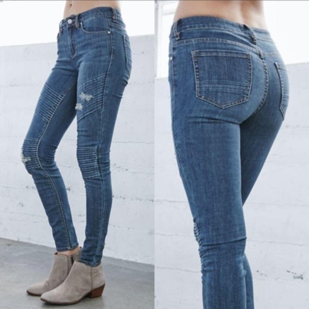 Kendall and Kylie Ribbed High Rise Jeans Size 26‎